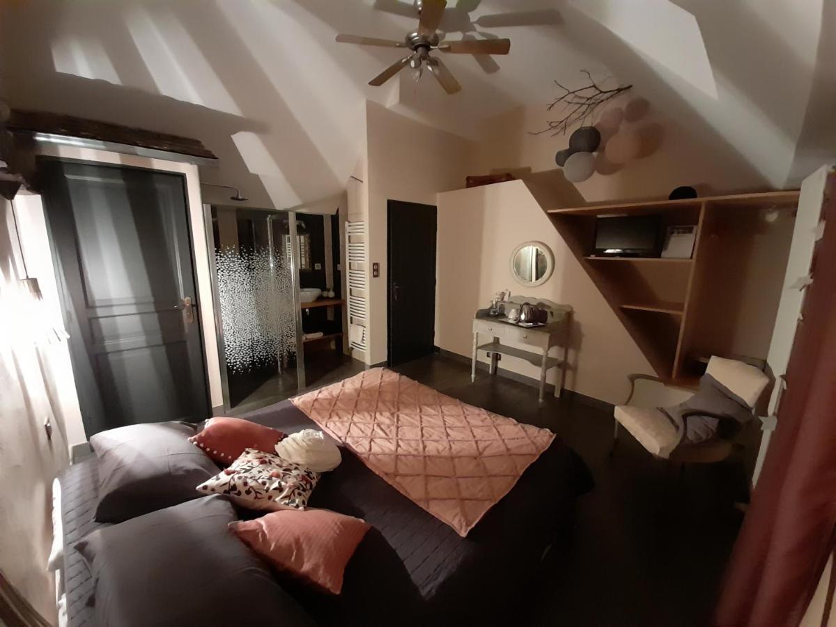 Les Hotes Du Lac, Chambres Et Tables D'Hotes Mandailles  Kültér fotó